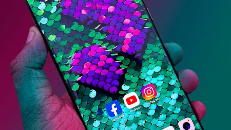 Sequin Flip Live Wallpaper: Add a Colorful Interactive Touch to Your Android Screen